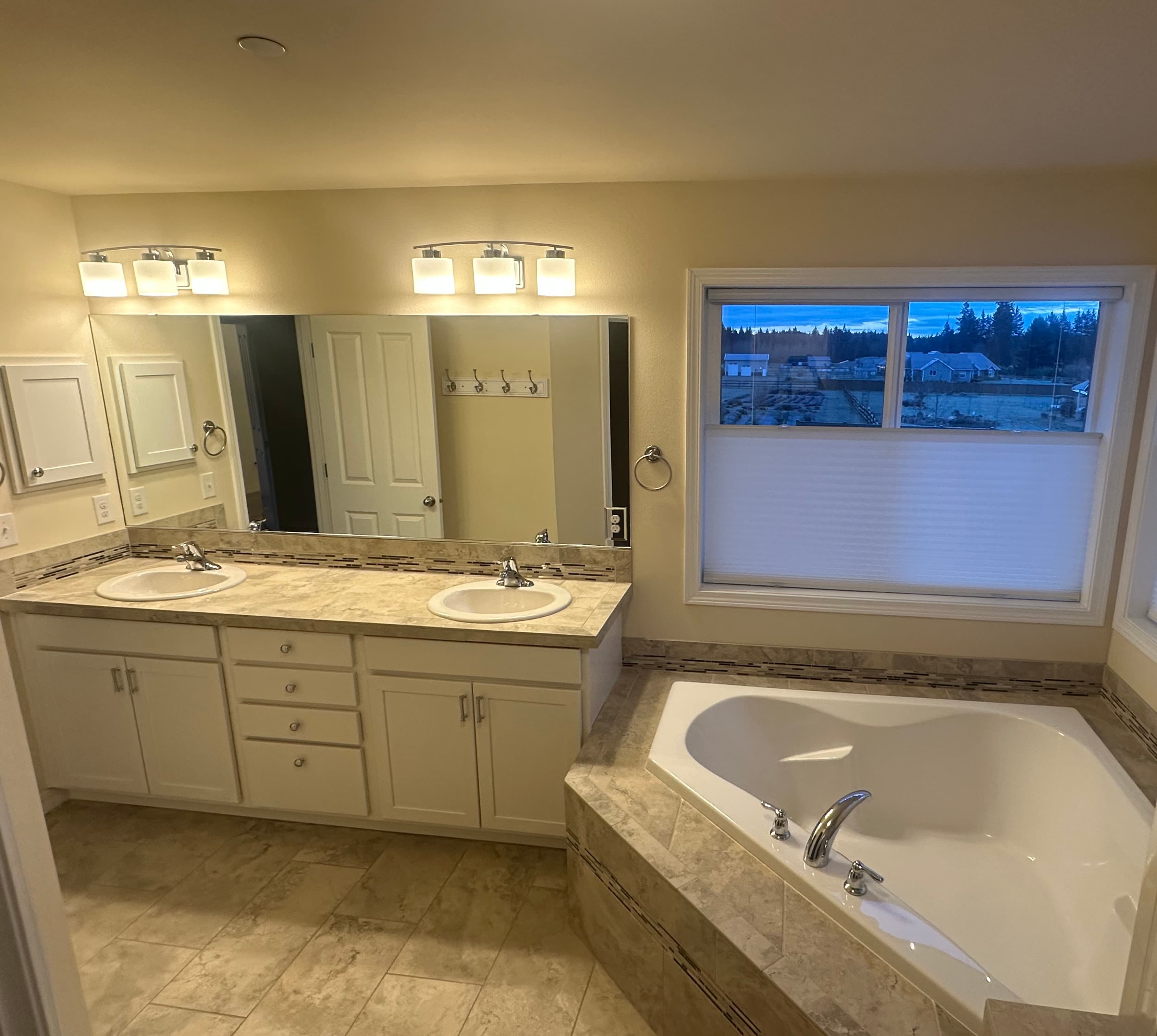 luxury bathroom